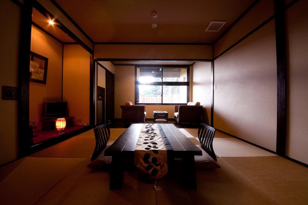 Yufuin Yasuha Hotel Quarto foto